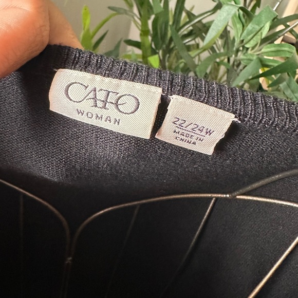 Embellished shoulder black sweater - Picture 4 of 4